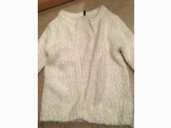 Vit glittrig tröja stl s (372940523) ᐈ Köp på Tradera Vit glittrig tröja stl s (372940523) ᐈ Köp på Tradera