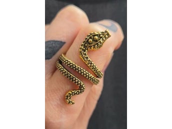 Guldig ring med orm ormring bohem boho goth Egyptisk Egypten