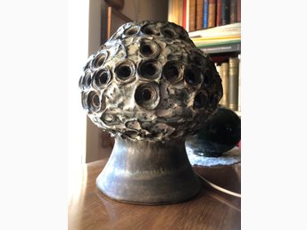 Bordslampa helt i stengods Ego ateljé Bruno Karlsson Bordslampa helt i stengods Ego ateljé Bruno Karlsson