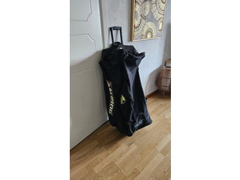 Salming Svart stor hockeyrunk 180 liter