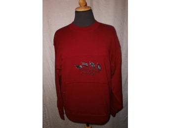 tröja,röd med flaggor,ull-acryl,oanvänd, st S