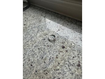 Elegant Ring med Stenar, ANI