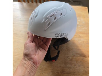 Alien skidhjälm M