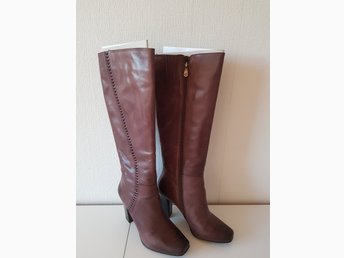 Stövlar i hög kvalitet, hand made 100% läder, Carnaby, storlek 3839, oanvända Stövlar i hög kvalitet, hand made 100% läder, Carnaby, storlek 3839, oanvända