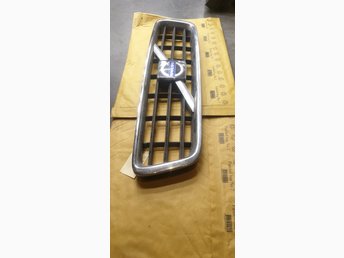Grill Till Volvo Xc 70 05 O Nyare ᐈ Volvo59 Pa Tradera