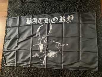 Bathory flagga