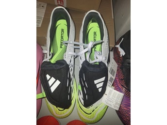 Adidas Predator Pro FG Fotbollsskor Vit/Svart/Gul Storlek 45 1/3