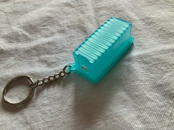 Tupperware nyckelring/ medicin burk miniatyr av frigesmart