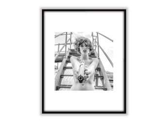 Inramat fotografi ”Kiss Kiss Bang Bang” av Romany WG