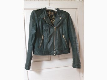 Skinnjacka Jofama Marie biker strl 44. (395581452) ᐈ Köp på Skinnjacka Jofama Marie biker strl 44. (395581452) ᐈ Köp på