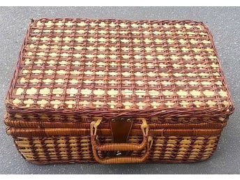 PICKNICKKORG, En fin rimlig retro korg Rotting - Vintage Väska i Flätad Design