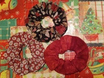 Nysydda scrunchie hårsnoddar