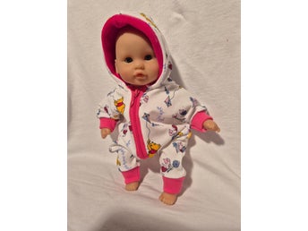 Pyjamasoverall till babydockan