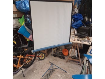 Projektorduk med stativ. Projektionsyta 1×1 m