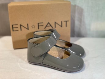 EnFant ballerina grå stl 23 Nu 200kr Ord 379kr