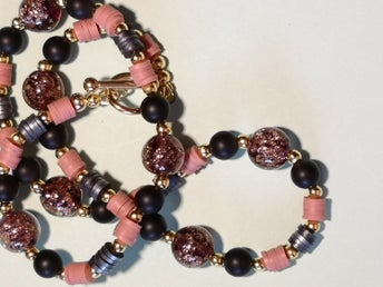 Ett elegant halsband, 47,5 cm långt halsband