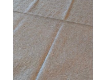 Damast av halvlinne - varmt beige (naturell) och spännande mönster