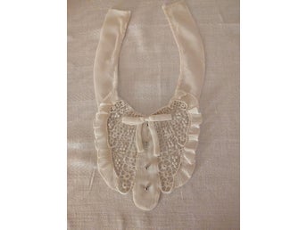 Beige krage vintage REA