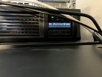 APC Smart-UPS SMT2200RMI2U