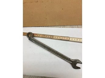Mercedes original vinklad ring/u-nyckel 19/17