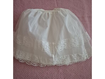 Retro oanvänd underkjol med styvnad.
