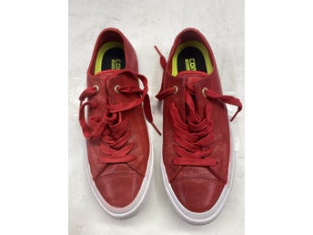 Converse Chuck Taylor II Låga Röda Sneakers i Storlek 37.5. FRI FRAKT
