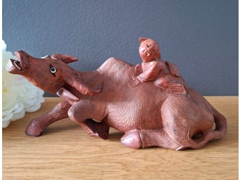 Figur, vattenbuffel med ryttare, trä, Kina