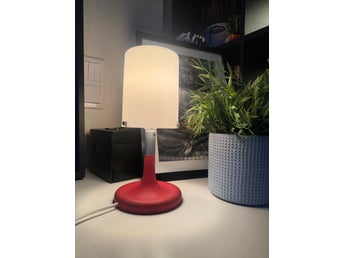 Snygg retro bordslampa från IKEA (B0010)