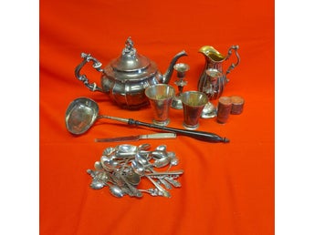 Skrotsilver/ silver tot vikt 2135 g
