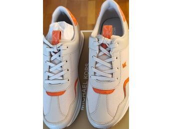 FRI FRAKT Michael Kors Raina Trainer Sneakers Beige/Orange EU 40