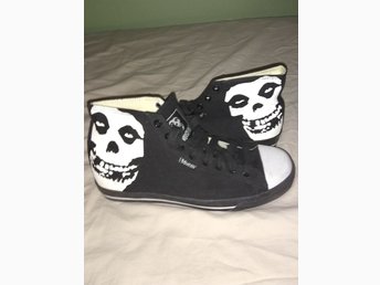 misfits converse