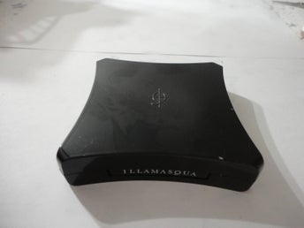 Illamasqua Beyond Powder Highlighter, Deity