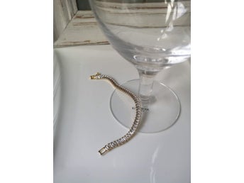 Guldpläterade Armband med Kristaller