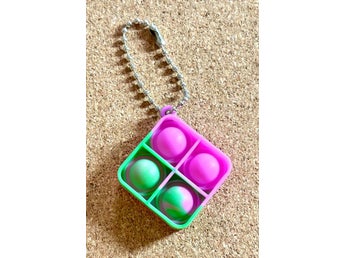 NY GRÖN LILA liten Pop It Fidget Toy nyckelring Sensorisk Anti stress leksak