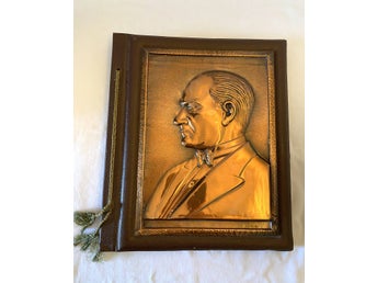 Kemal Ataturk. Fotoalbum i koppar. Storlek: 35X30 cm. Nytt oanvänt.