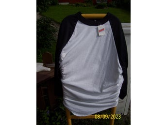BASEBALLSHIRT Vit med svart raglanärm BOMULL XL