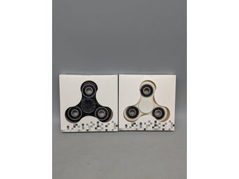 2st Fidget Spinners - Nya i förpackning