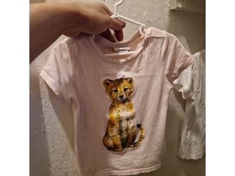H&M ljusrosa t-shirt, storlek 86