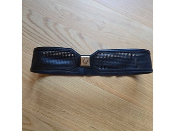 Karen Millen svart bä