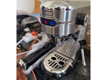 1450W 20 bar halvautomatisk cappuccinomaskin med 1,1L vattentank, espressomaskin