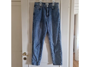 Gina Tricot Perfect Jeans blåa, storlek 36
