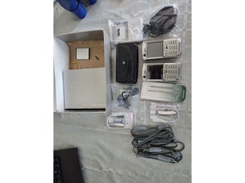 2st Sony Ericsson P990i med massa tillbehör