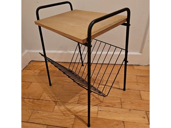Retro 50/60 Tal Sängbord med tidningsställ ***