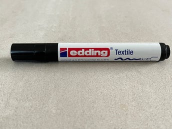 Textilpenna Edding 4500 svart - NY