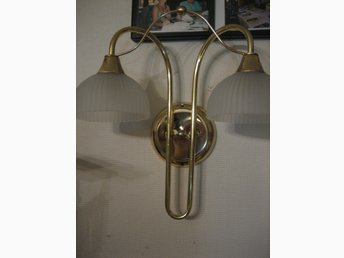 ÄLDRE VÄGG LAMPA FRÅN FISCHER LEUCHTEN ÄLDRE VÄGG LAMPA FRÅN FISCHER LEUCHTEN
