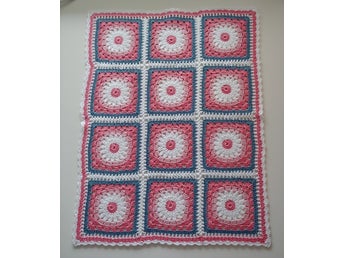 Dockfilt / babyfilt, ca 40 x 51 cm, blommotiv, bomull