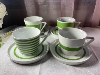 FYRA STYCKEN TEKOPPAR KAFFEKOPPAR MED FAT SERIE SALT & PEPPER