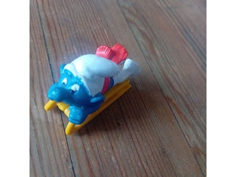 Smurf på kälke figur vintage.