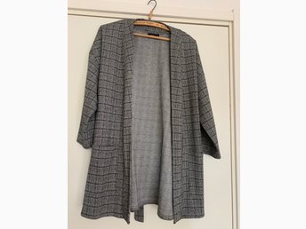 KappAhl kofta, tunika storlek L KappAhl kofta, tunika storlek L
