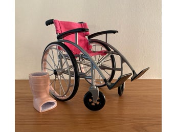Docktillbehör/rullstol och gips fint skick, Our Generation